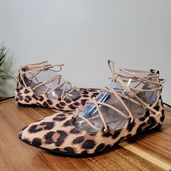 Old Navy Lace Up Ankle Wrap Leopard Print Pointed Toe Flats Size 7 - Picture 9 of 17